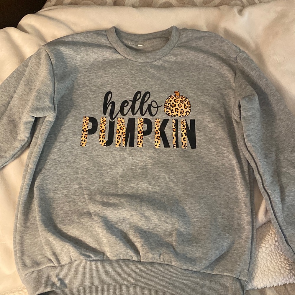 Women size XS crewneck sweater
